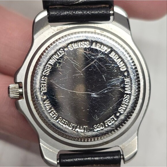 Vintage Victorinox Swiss Army Military Watch Silver Tone UNTESTED - Picture 4 of 8